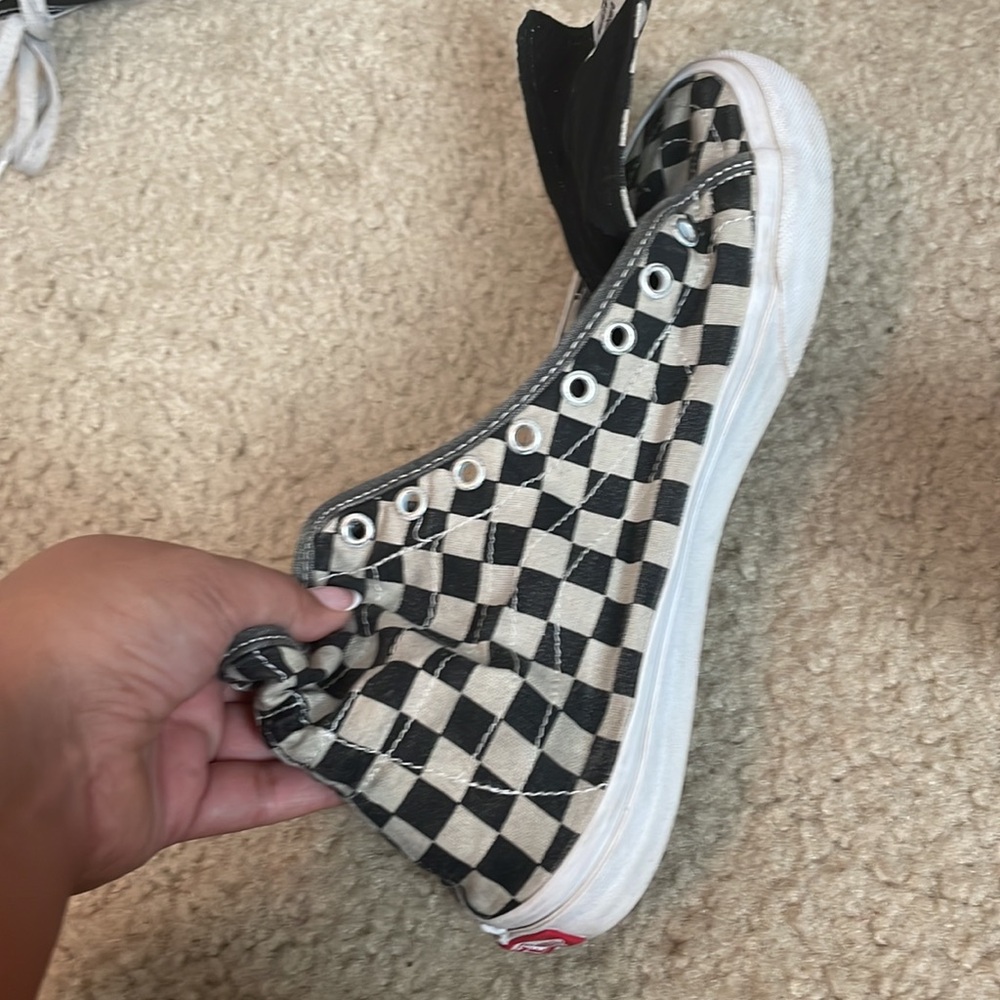 Vans - Picture 8 of 9